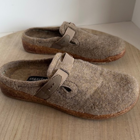 Sugarfoot Women’s Clog Slippers Size 8M Tan Felt Cork Sole Slip-On Mules Comfort - Picture 1 of 7
